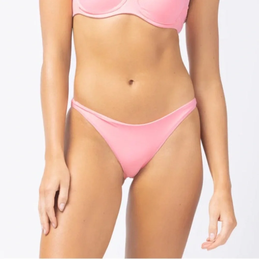 L*Space 🩷 V-Wire Helena Bralette Bikini Top | Camacho Classic Bottom in Guava
